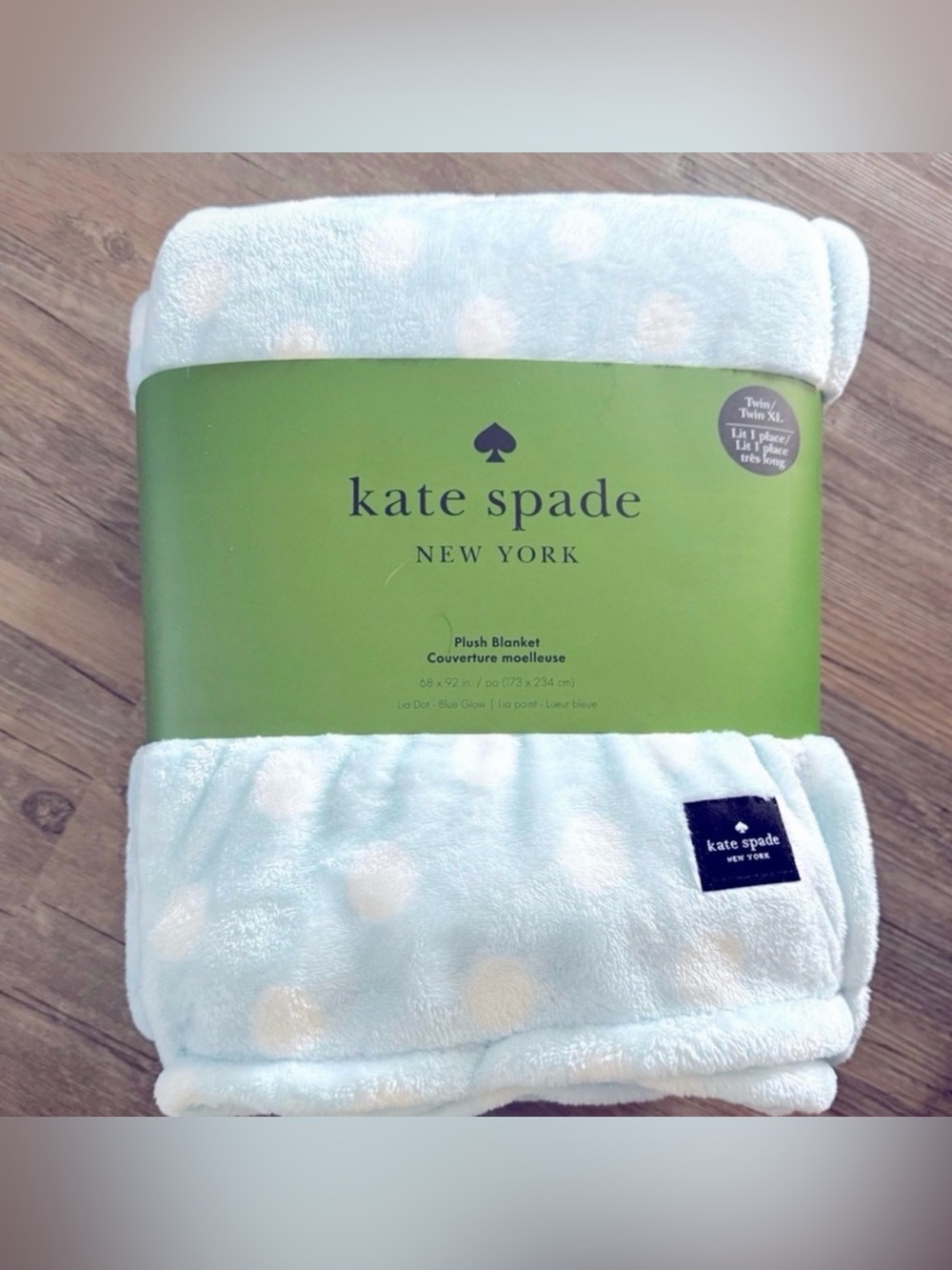 Kate Spade Lia Dot Blue Glow Push Blanket for Size Twin / Twin XL
